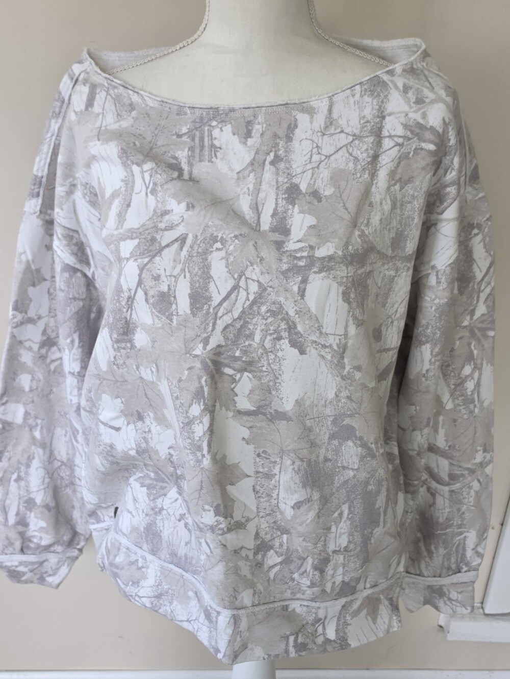 Hollister Camo Crewneck Sweatshirt - Picture 2 of 6